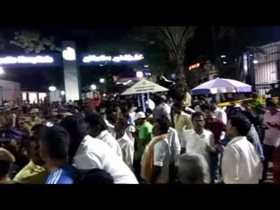 Situation outside Apollo hospital