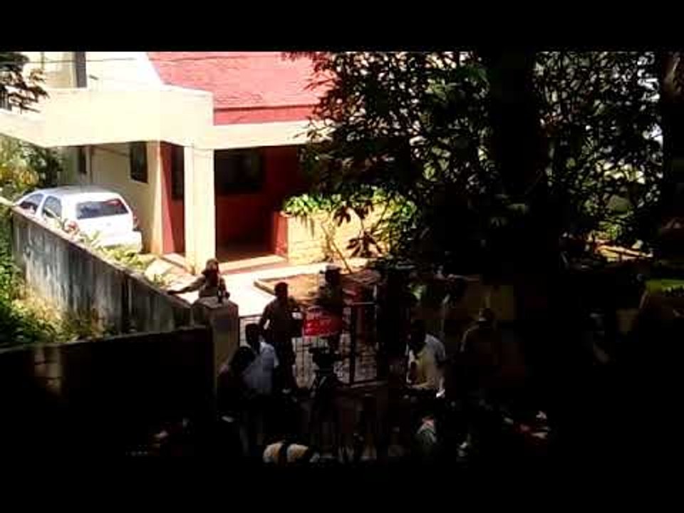 Police and media persons outside Gauri Lankesh's residence