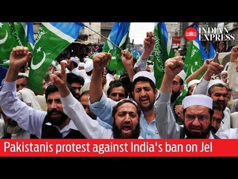 Pakistanis protest in Lahore against India's ban on Jamaat-e-Islami