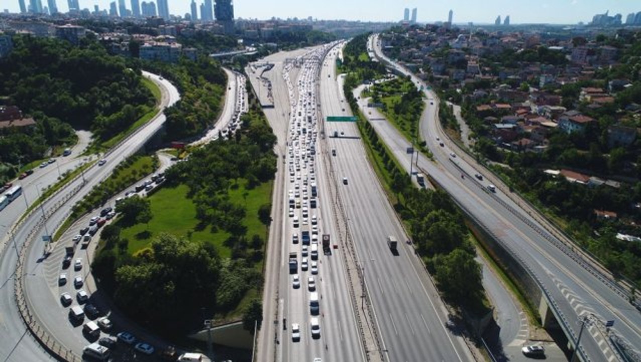 FSM Köprüsü'nde onarım yoğunluğu, trafik durma noktasına geldi