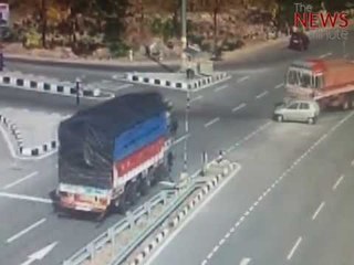 17-year-old girl among five  killed in car crash in Telangana