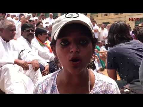 Theja Ram reports from the Vidhana Soudha, where the Congress and JD(S) MLAs were protesting