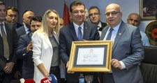 İstanbul Büyükşehir Belediye Başkanı Ekrem İmamoğlu, mazbatasını aldı