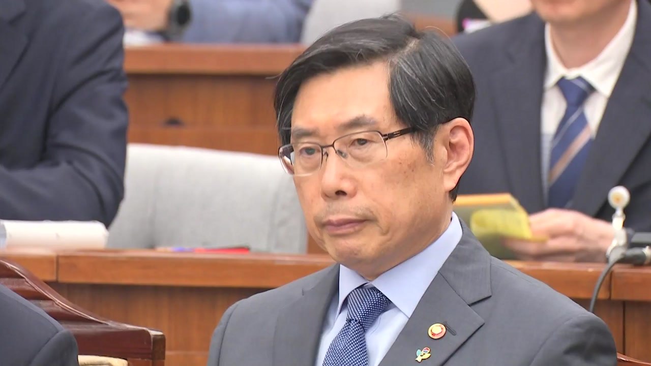 박상기 법무장관 "윤석열 후보자, 검찰개혁안에 동감" / YTN