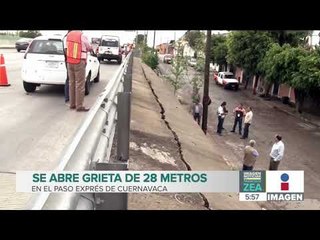 Download Video: Se forma grieta por lluvias en Paso Express en Cuernavaca | Noticias con Francisco Zea