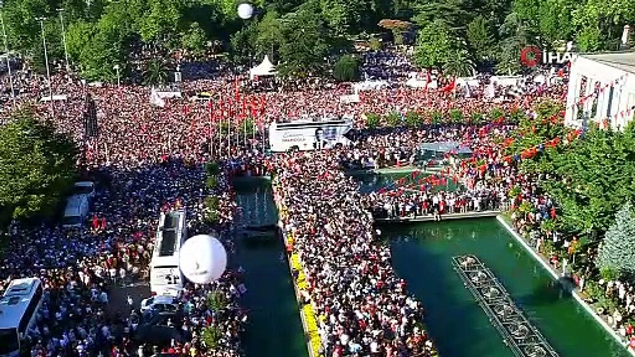 Ekrem İmamoğlu görevi devraldı