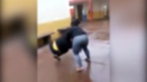 Vídeo mostra briga de meninas em colégio do Universitário