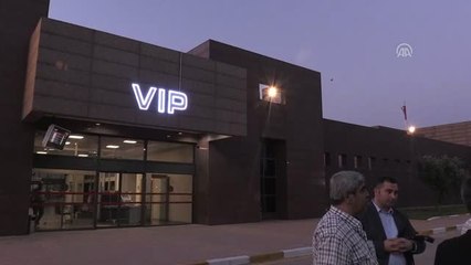 Yaralı genç, KKTC'den ambulans uçakla Gaziantep'e getirildi