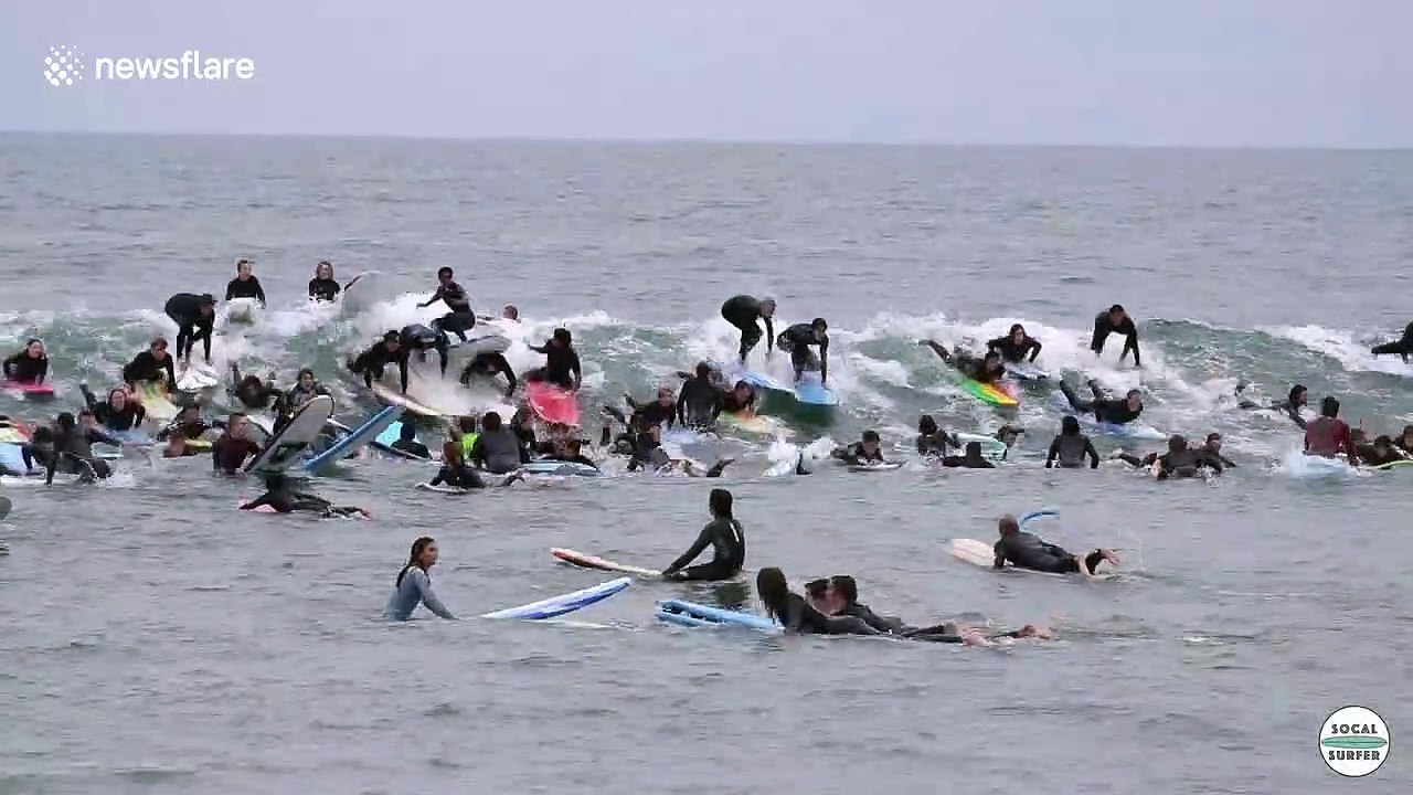 Huge party wave turns into huge surfing fail