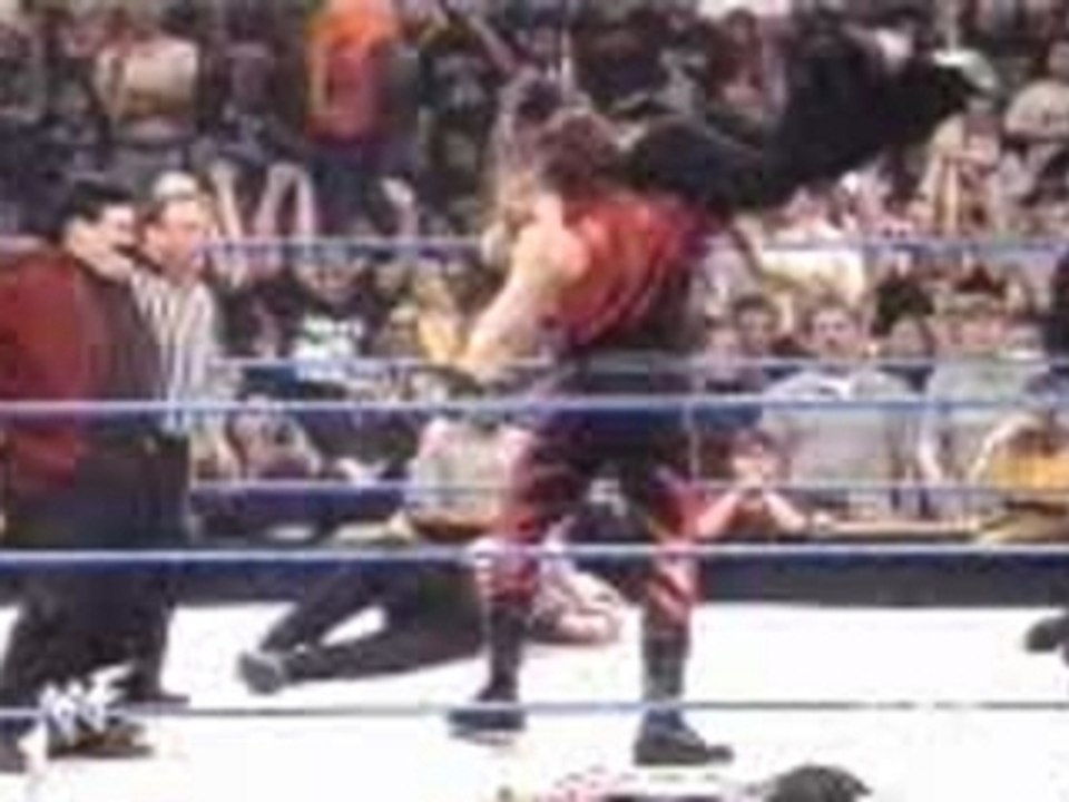 WWE - Kane decimates Torri with the tombstone