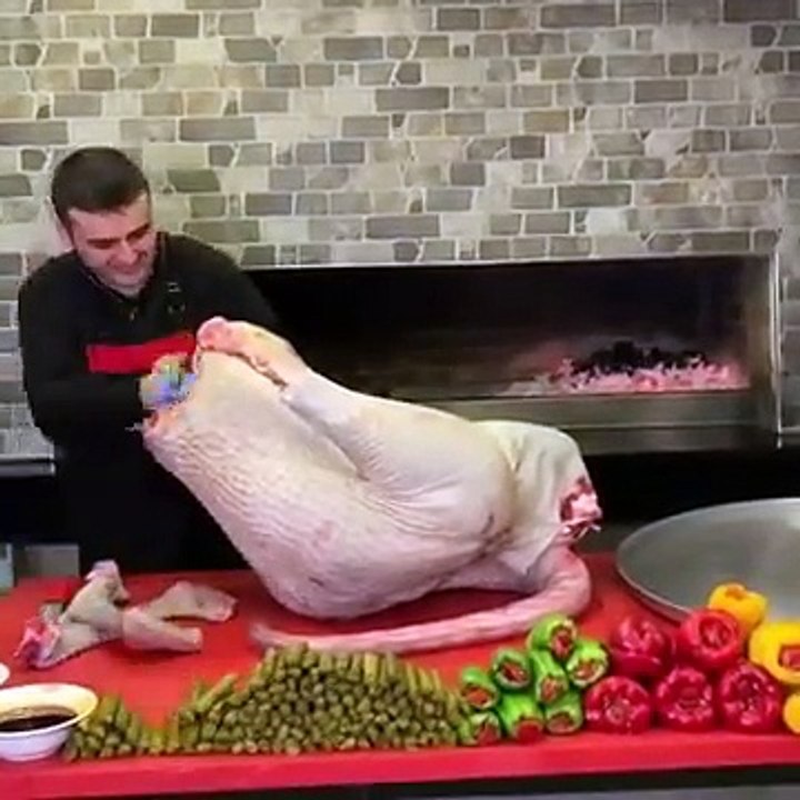 طائر النعام المحشي بلخضارمن الشيف بوراكdelicious food turkish by chef cznburak