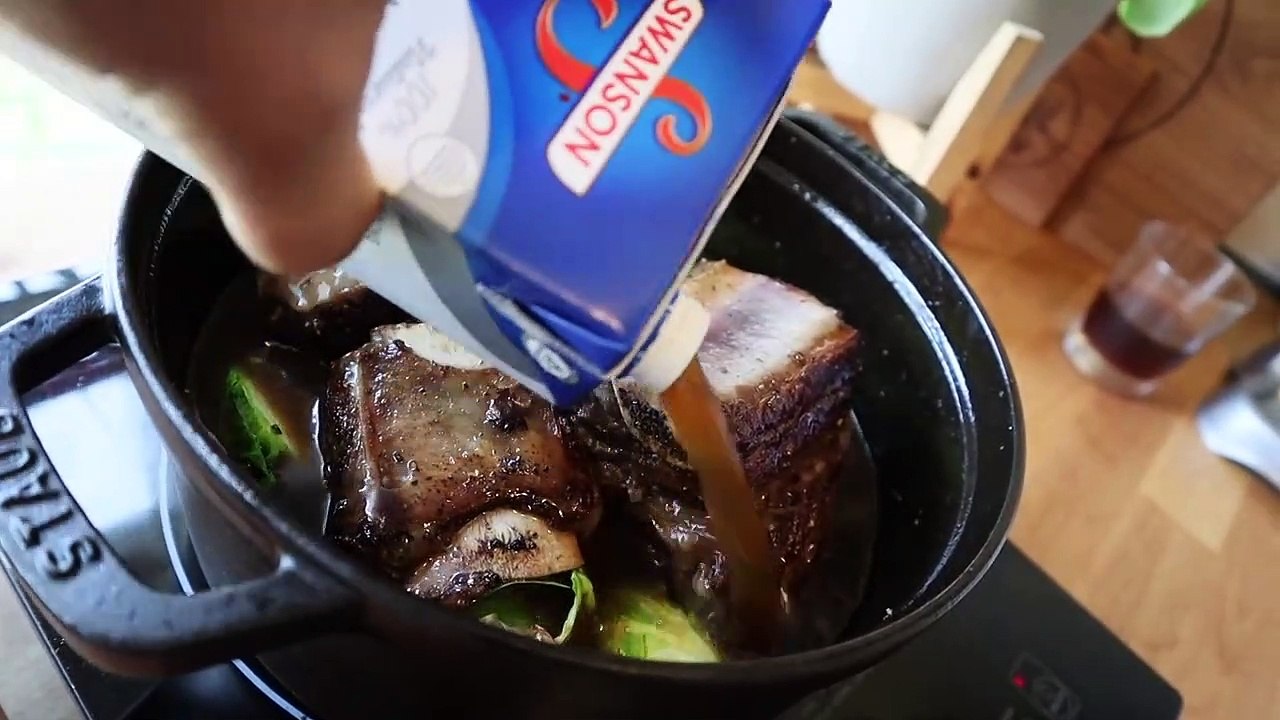 Braised short ribs in an AMAZING sauce! *keto recipe