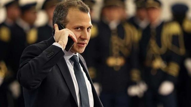 مثقفون لبنانيون ينتفضون بوجه جبران باسيل صهر عون وعنصريته ضد اللاجئين السوريين