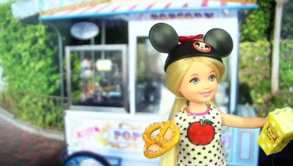 Barbie y sus Hermanas van al Parque de Disney World - Los Juguetes de Titi