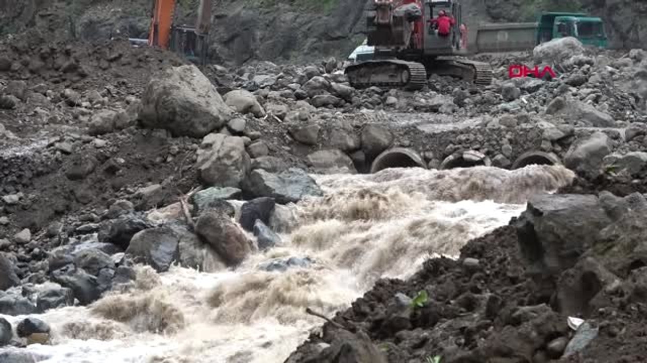 TRABZON SELDE YOLLAR, KÖPRÜLER ÇÖKTÜ, BİR TEK ASIRLIK KEMER KÖPRÜ AYAKTA KALDI