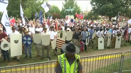 Download Video: Declarado el estado de emergencia en Charlottesville, Virginia, tras los enfrentamientos entre supremacistas blancos y miembros de la extrema izquierda