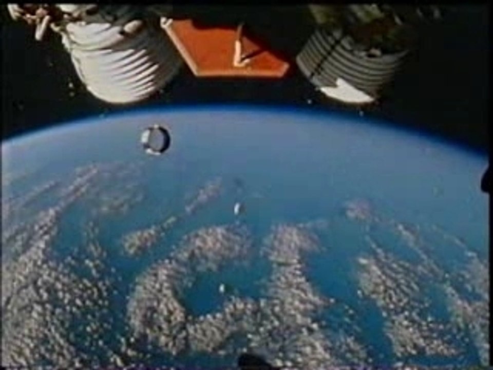 Séparation des étages d'une fusée Apollo - Vidéo Dailymotion