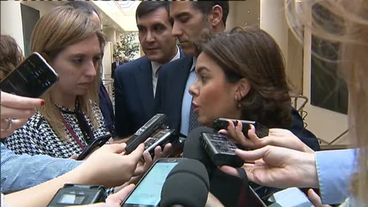 Sáenz de Santamaría: "La Generalitat puede lanzarse por estos precipicios pero el Gobierno de España anclará a la sociedad catalana en el progreso"