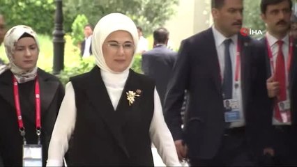- Liderler G20'de Eşler Gezide