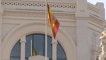 PP Y Ciudadanos ceden ante Vox y colocan una bandera de España en la fachada del Ayuntamiento de Madrid