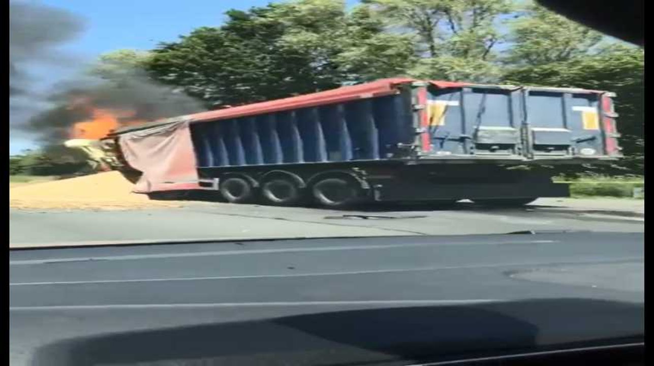 Templeuve: camion en feu sur l'A17 28/06/2019