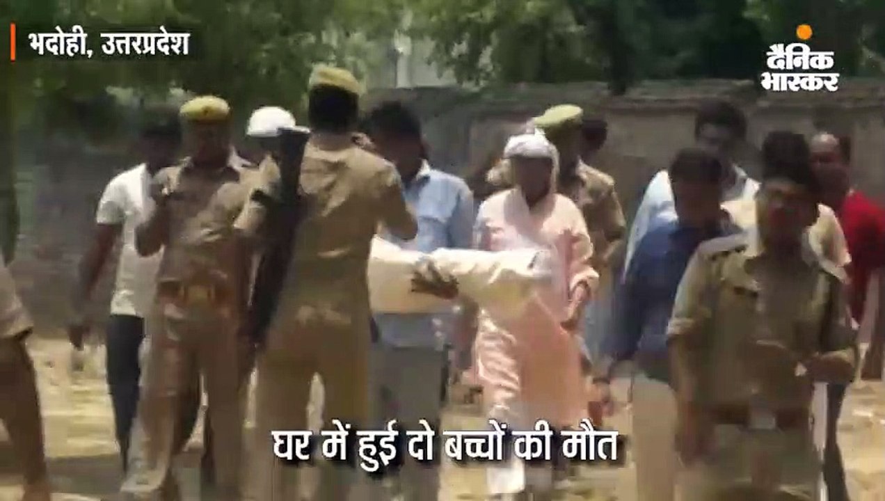 लुकाछिपी के खेल में बक्से में बंद हुए मां और दो...