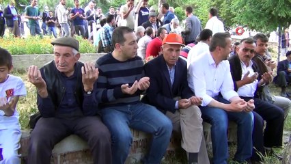 Asırlık 'Mezarlık Geleneği' devam ettiriliyor