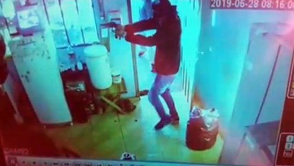 Bandidos não encontram dinheiro e fazem ameaças durante assalto a empresa