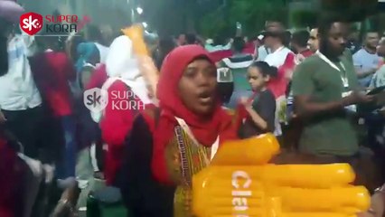 احتفالات مشجعى مدغشقر بفوز فريقهم بشوارع الإسكندرية