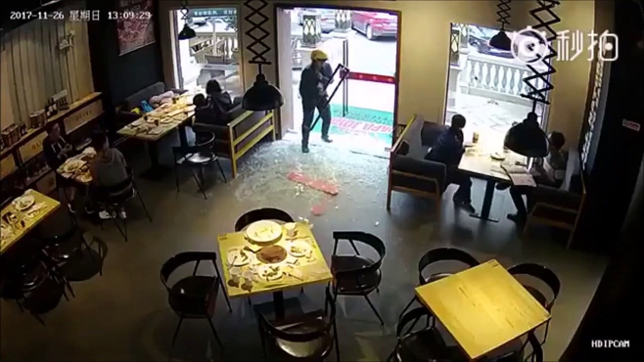 C'est ce qu'on appelle une entrée fracassante