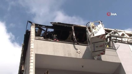 Küçükçekmece'de korkutan yangın