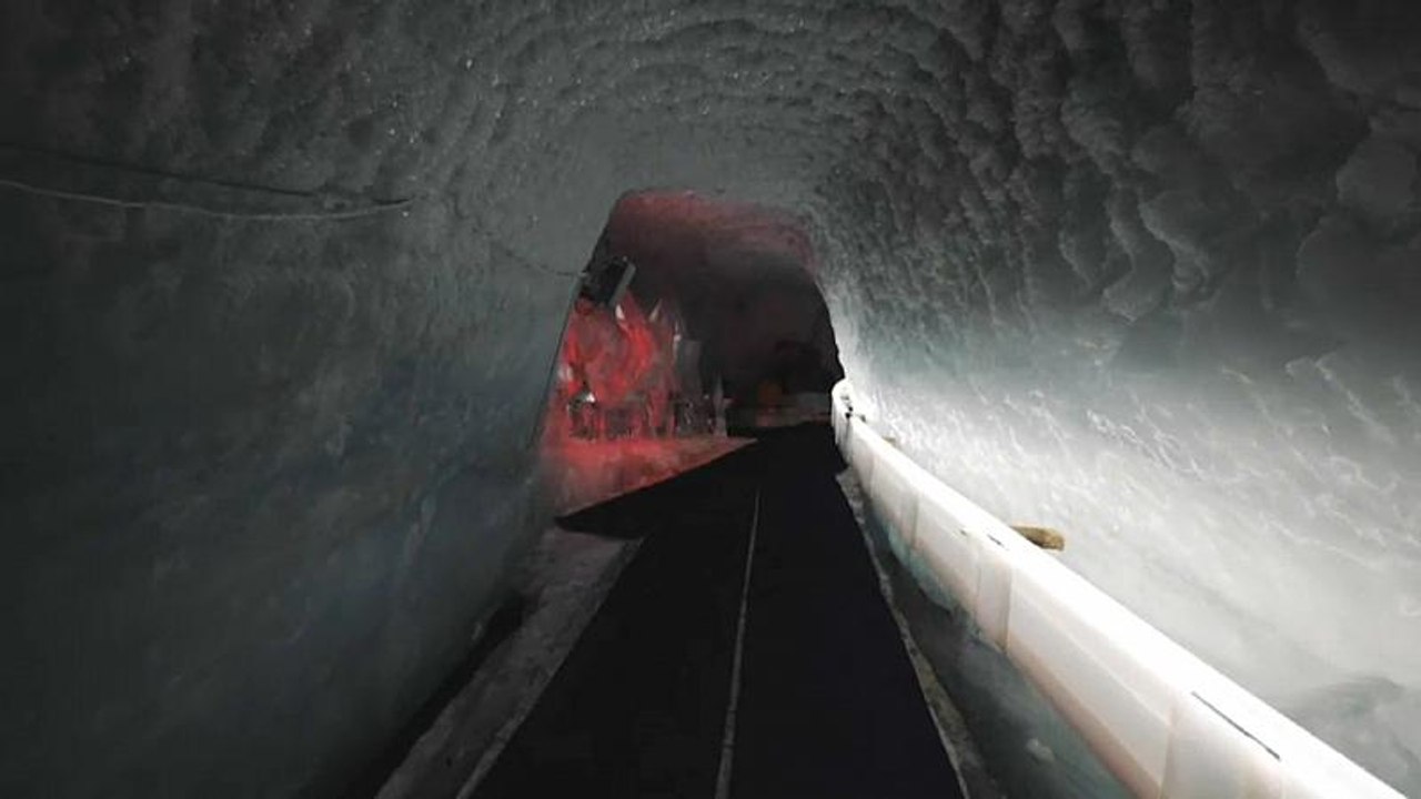 Mondstation in den schweizer alpen