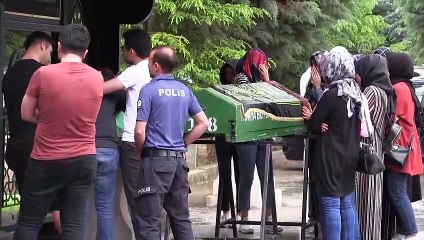 Komşuları tarafından öldürülen öğretmen ile kız kardeşinin cenazeleri defnedildi - KONYA