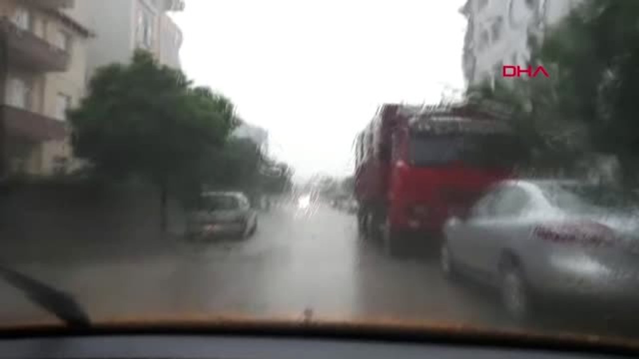 ÇANAKKALE GELİBOLU'DA SAĞANAK, DOLU VE RÜZGAR YAŞAMI OLUMSUZ ETKİLEDİ