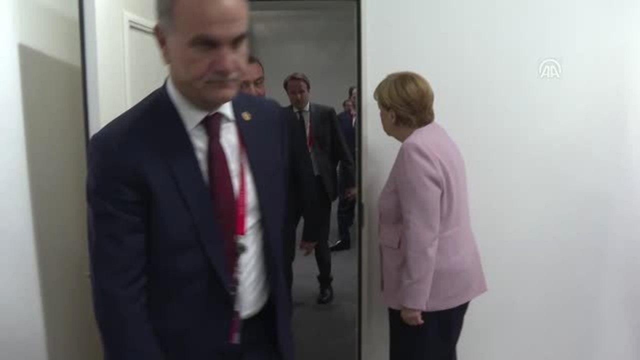 Cumhurbaşkanı Erdoğan ve Almanya Başbakanı Merkel'in görüşmesi başladı