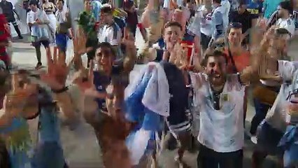 Argentinos celebran victoria de la Albiceleste sobre Venezuela