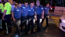 TRAFİK KAZASINA MÜDAHALE EDEN POLİSLERE OTOMOBİL ÇARPTI: 2'Sİ POLİS 8 YARALI