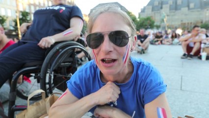 Ambiance à Strasbourg, avec les supporteurs de France-Etats-Unis place Kléber