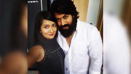 ಯಶ್ ಮೊಬೈಲ್ ನಂಬರ್ ಅನ್ನು ರಾಧಿಕಾ ಈ ಹೆಸರಲ್ಲಿ ಸೇವ್ ಮಾಡಿದ್ದಾರಂತೆ | Oneindia Kannada