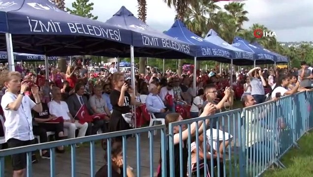 İzmit Semalarındaki Solo Türk Gösterisi İzleyenleri Gururdan Ağlattı