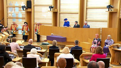 Queen celebrates 20th anniversary of Scottish Parliament