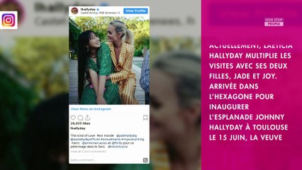 Laeticia Hallyday : en sortie avec ses filles et Jean Reno au Puy du Fou