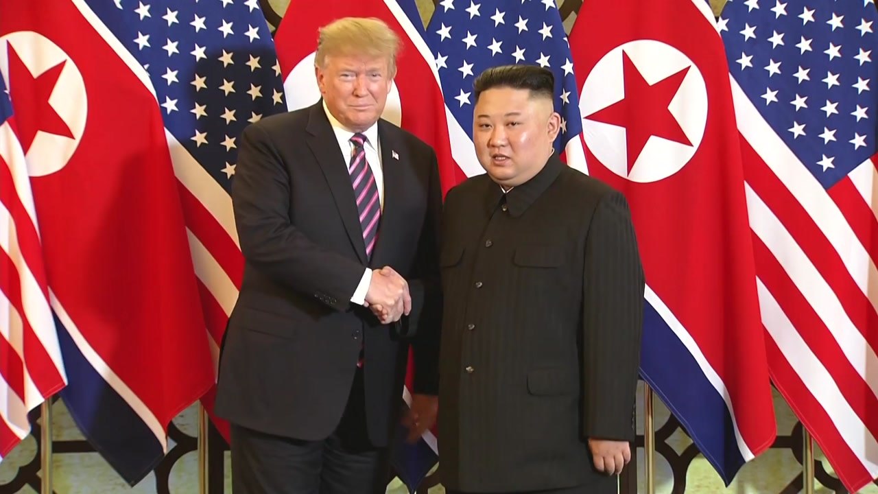 美, 트럼프 방한 북핵 돌파구 주목...트럼프 "DMZ 월경도 문제 없어" / YTN