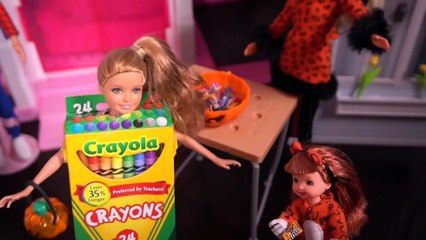Barbie Dolls Trick or Treat  Halloween Costumes - Huge  Elsa & Anna Dollhouse City!