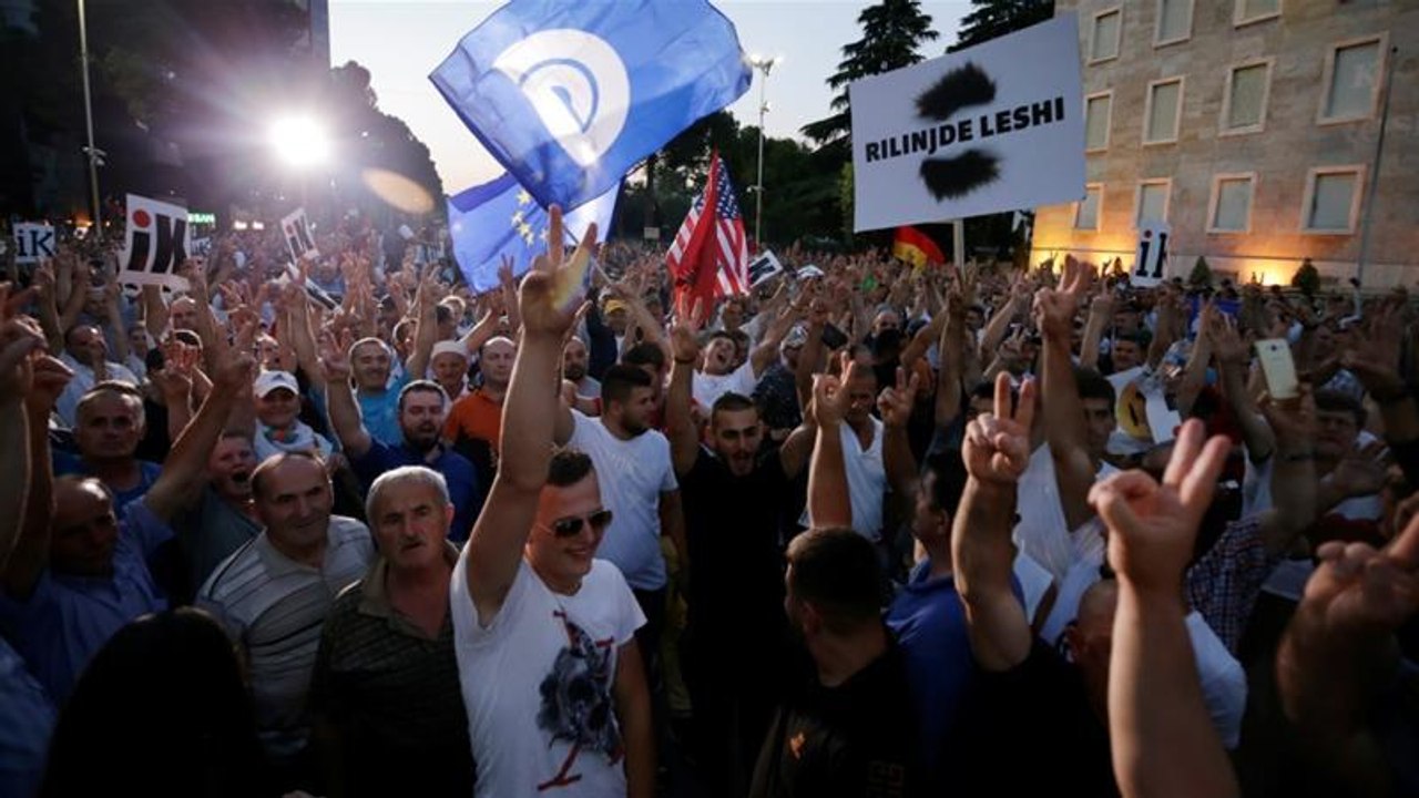 Albania heads into divisive local elections