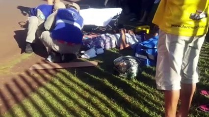 Jovem sofre suspeita de fratura após colisão no Bairro Brasília