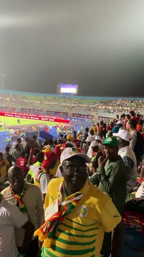 Le live radio de Maâmar Djebbour depuis la tribune du match Sénégal-Algérie (0-1)