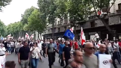 - Gürcistanlılar 'Özgürlük Yürüyüşü' için sokaklara döküldü