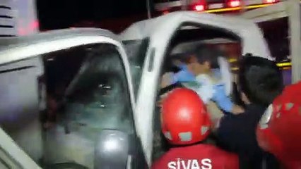 Sivas'ta trafik kazası: 3 yaralı