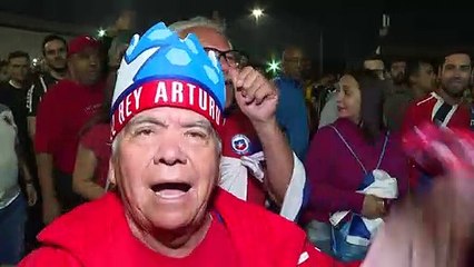 Chilenos festejan pase a semifinales tras derrotar a Colombia